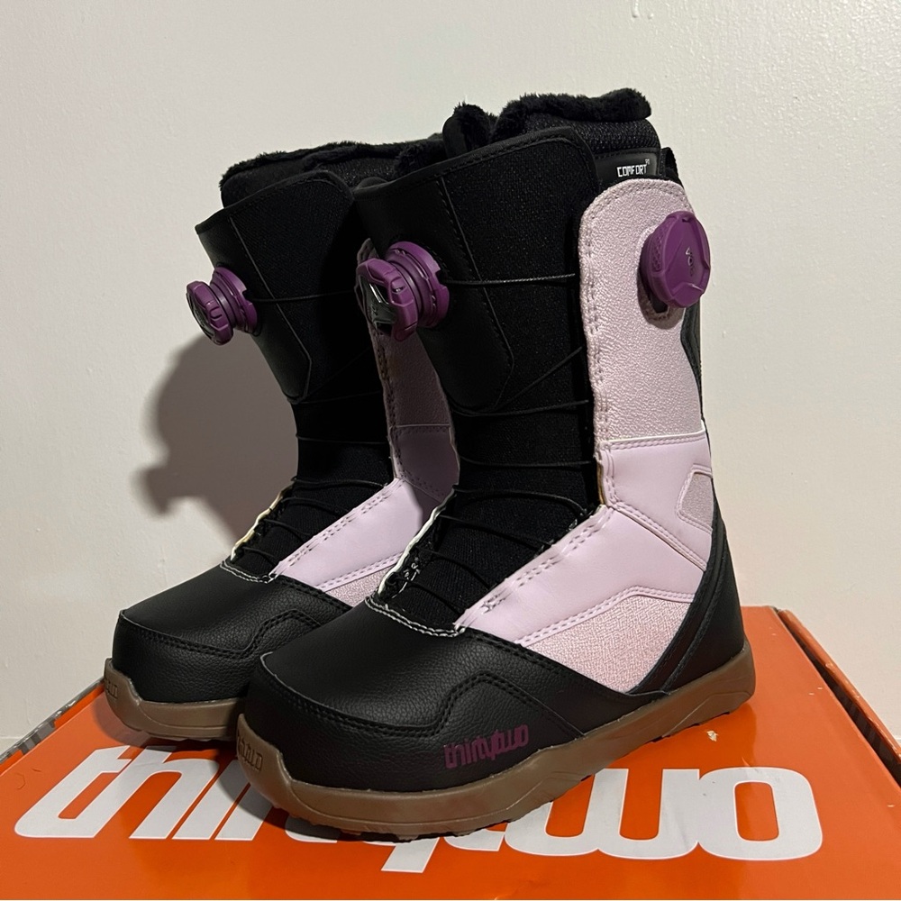 ThirtyTwo Snowboard Boots Black and Purple